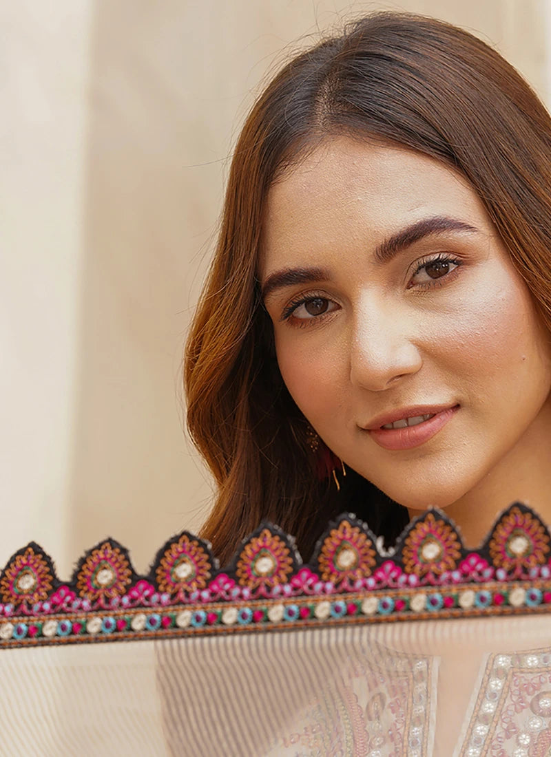 Pakistani-inspired "noor-e-libass"